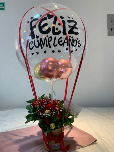 HERMOSOS ARREGLO FLORAL CON CHOCOLATES